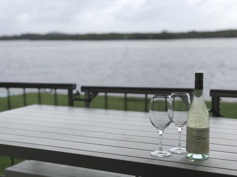 Quiet River Front Escape Walk To Ocean Street & Shops - Surfers Gold Coast 3