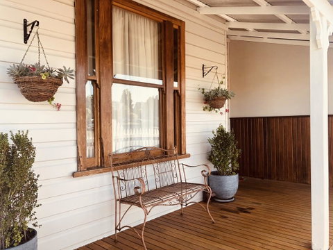 Railway Cottage - Surfers Gold Coast 0