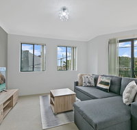 REDFERN 3 BEDROOM APARTMENT FREE PARKING WALK TO CENTRAL STATION NRE187 - Surfers Gold Coast