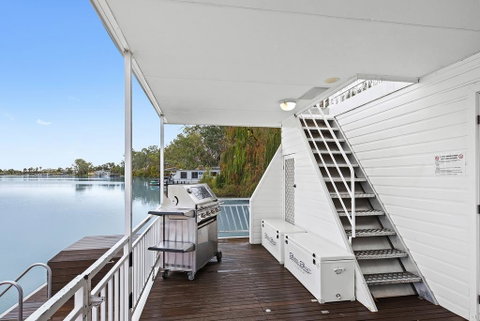 Renmark River Villas And Boats & Bedzzz - Surfers Gold Coast 2