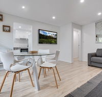 Renovated unit in the heart of Macquarie Park - Surfers Gold Coast