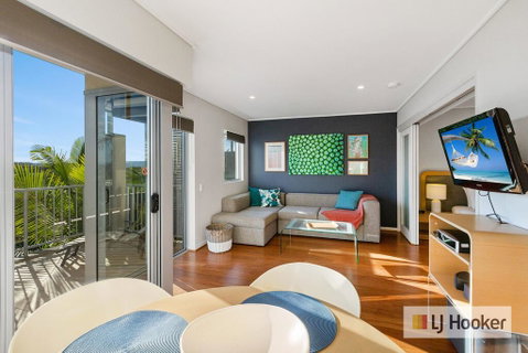 RESORT & SPA 8321 HINTERLAND Views - Surfers Gold Coast 2