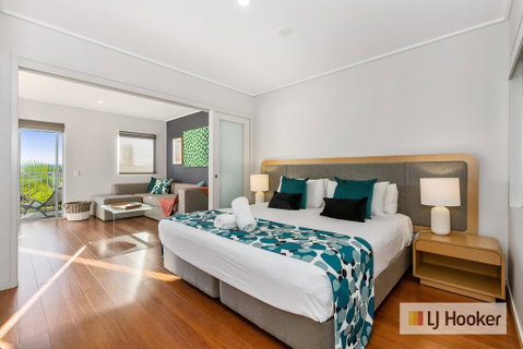 RESORT & SPA 8321 HINTERLAND Views - Surfers Gold Coast 0