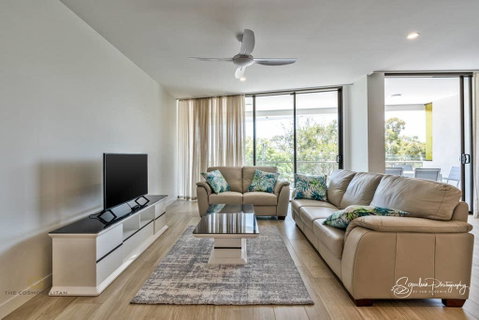 Riverfront Breeze At The Cosmopolitan - Surfers Gold Coast 1
