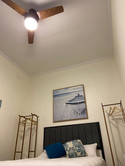 Rooms At Carboni's - Surfers Gold Coast 1