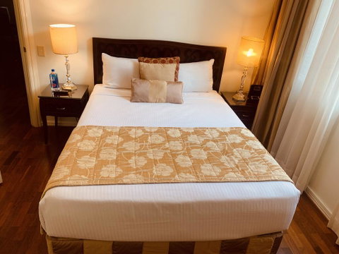 Royal Albert Hotel - Surfers Gold Coast 3