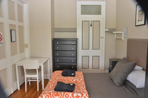 Royal Gatton Hotel - Surfers Gold Coast 1