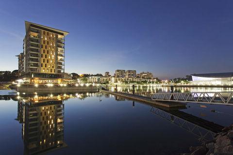 Saltwater Suites - 1,2 & 3 Bed Waterfront Apartments - Surfers Gold Coast 0