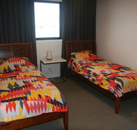 Salty Lark Beach House - Surfers Gold Coast