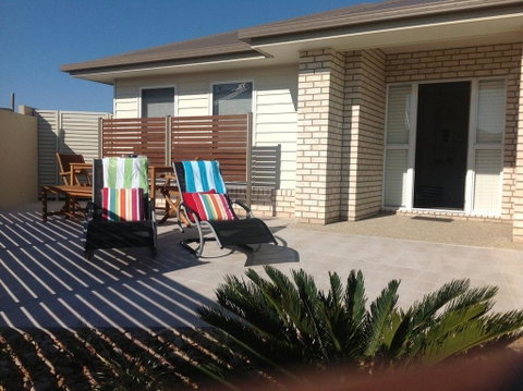 SALTY PAUSE @ BONDI HOUSE - Surfers Gold Coast 3