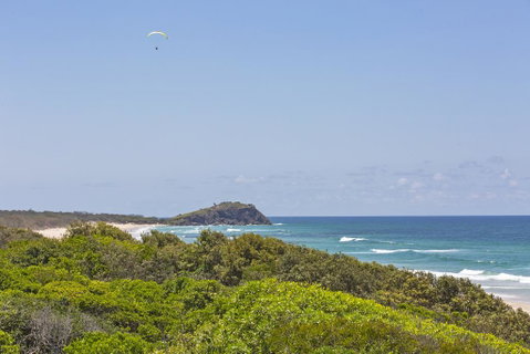 Sandpiper Beach Front House - Surfers Gold Coast 1