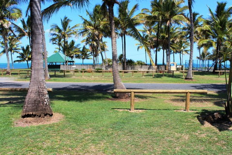 Sarina Beach Motel - Surfers Gold Coast 1