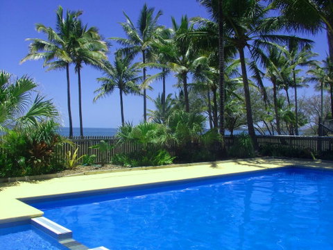Sarina Beach Motel - Surfers Gold Coast 0