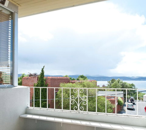 Scarlett's By Salamanca - Surfers Gold Coast 0