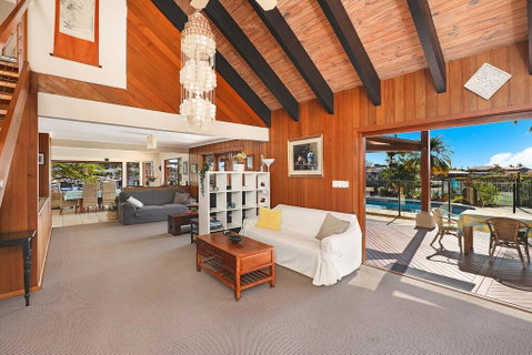 SCHMAN55-WATERFRONT, RESORT-STYLE ENTERTAINER - Surfers Gold Coast 1