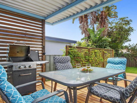 Sea Shack - Renovated 1950's Beach House - Surfers Gold Coast 0