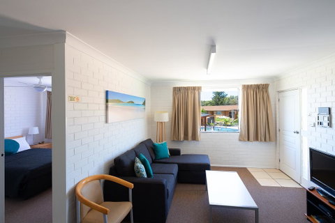 Seaside Holiday Resort - Surfers Gold Coast 1