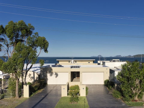 Seaside Splendour - Surfers Gold Coast 2