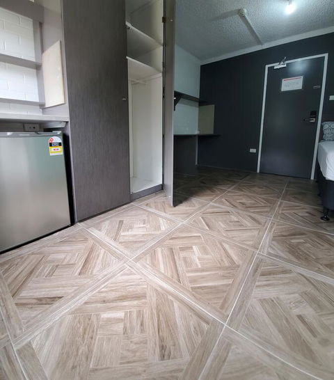 Seranin Bathurst - Surfers Gold Coast 3