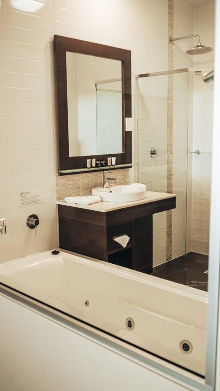 Sfera's Park Suites & Convention Centre - Surfers Gold Coast 3