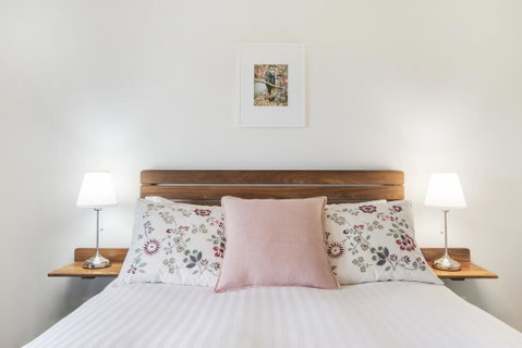 Shambhala Guesthouse - Surfers Gold Coast 1