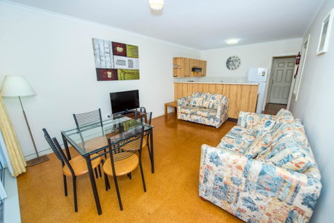 Shoal Bay Avenue, Unit 1/7 - Surfers Gold Coast 3