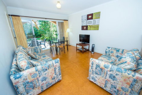 Shoal Bay Avenue, Unit 1/7 - Surfers Gold Coast 1
