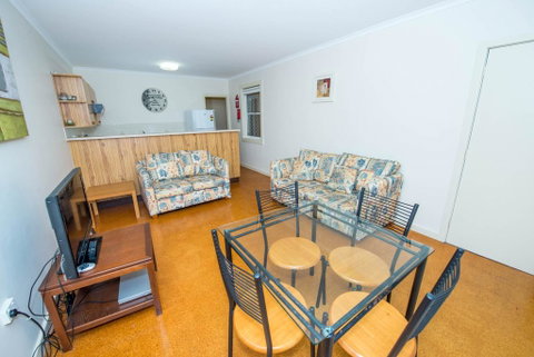 Shoal Bay Avenue, Unit 2/7 - Surfers Gold Coast 3