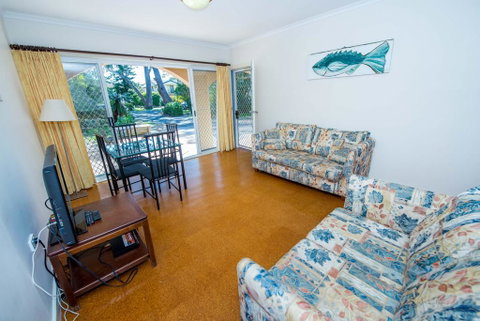 Shoal Bay Avenue, Unit 2/7 - Surfers Gold Coast 1