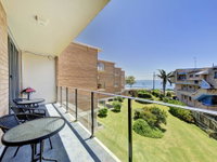 Book Shoal Bay Accommodation Vacations Surfers Gold Coast Surfers Gold Coast