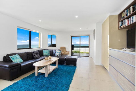 Shoreline Nine Penthouse With Ocean Views - Surfers Gold Coast 1