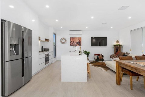 Silica Sands Beach House - Surfers Gold Coast 2