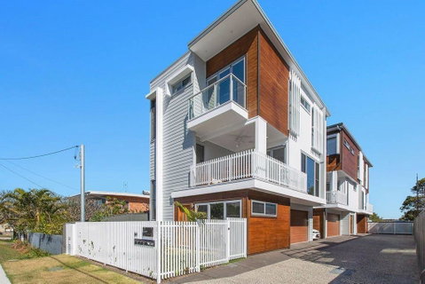 Silica Sands Beach House - Surfers Gold Coast 0