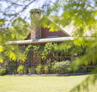 Silky Oak Cottage - Surfers Gold Coast