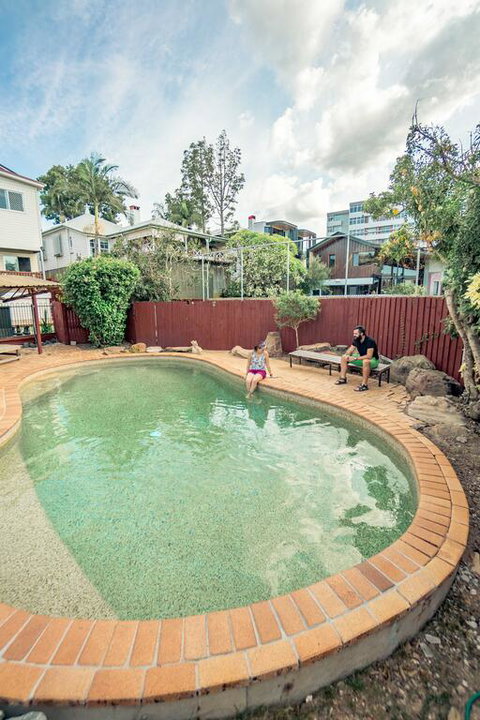 Somewhere To Stay Backpackers - Surfers Gold Coast 3