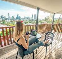 Somewhere To Stay Backpackers - Surfers Gold Coast