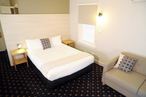 Sovereign Hill Hotel - Surfers Gold Coast 1