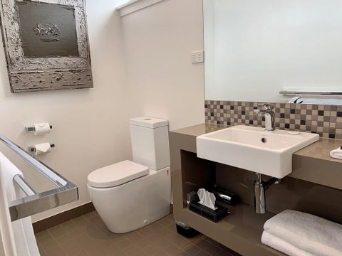 Sovereign Park Motor Inn - Surfers Gold Coast 3