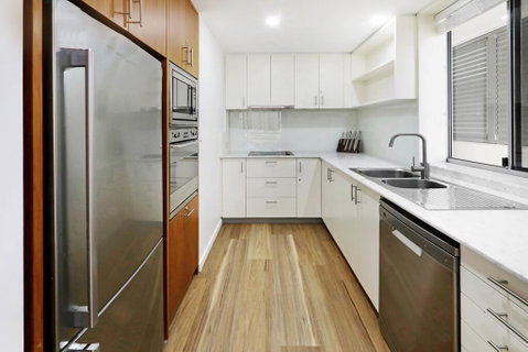 Space Holiday Apartments - Surfers Gold Coast 3