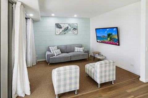 Space Holiday Apartments - Surfers Gold Coast 2