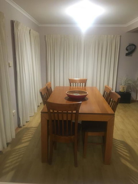 Spacious And Central To CBD - Surfers Gold Coast 2