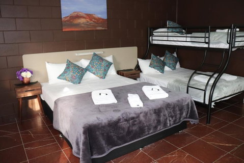 Spanish Lace Motor Inn - Surfers Gold Coast 1