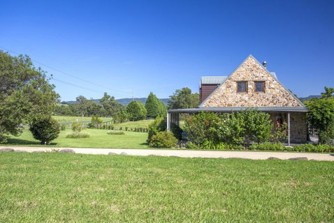 Stone Cottage - Surfers Gold Coast 2
