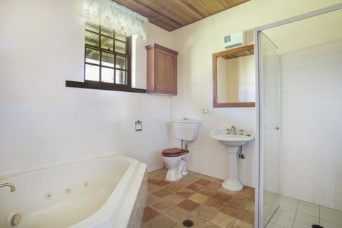 Stone Cottage - Surfers Gold Coast 1