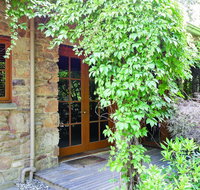 Stonehenge Retreat - Surfers Gold Coast