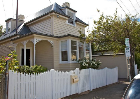 Strahan House - Surfers Gold Coast 1