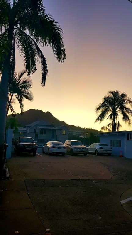 Strand Motel - Surfers Gold Coast 3