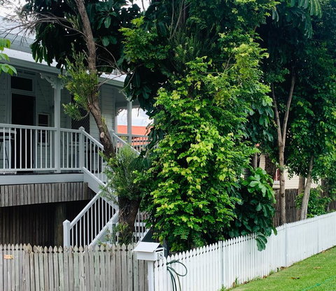 Stranded? Nowhere To Stay? Sanitised Apartment, Sleeps 4, Netflix, Wifi, Pool - Surfers Gold Coast 1