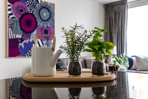 Stunning, Central Huge CBD Pad, Free WiFi, Netflix - Surfers Gold Coast 2