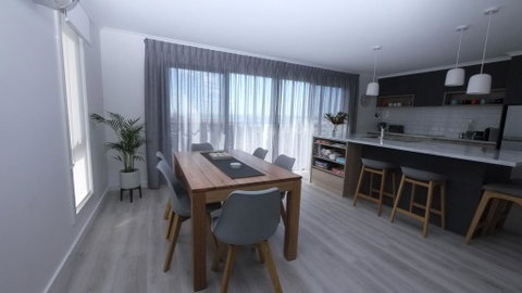 Stylish Holiday Unit - Surfers Gold Coast 1